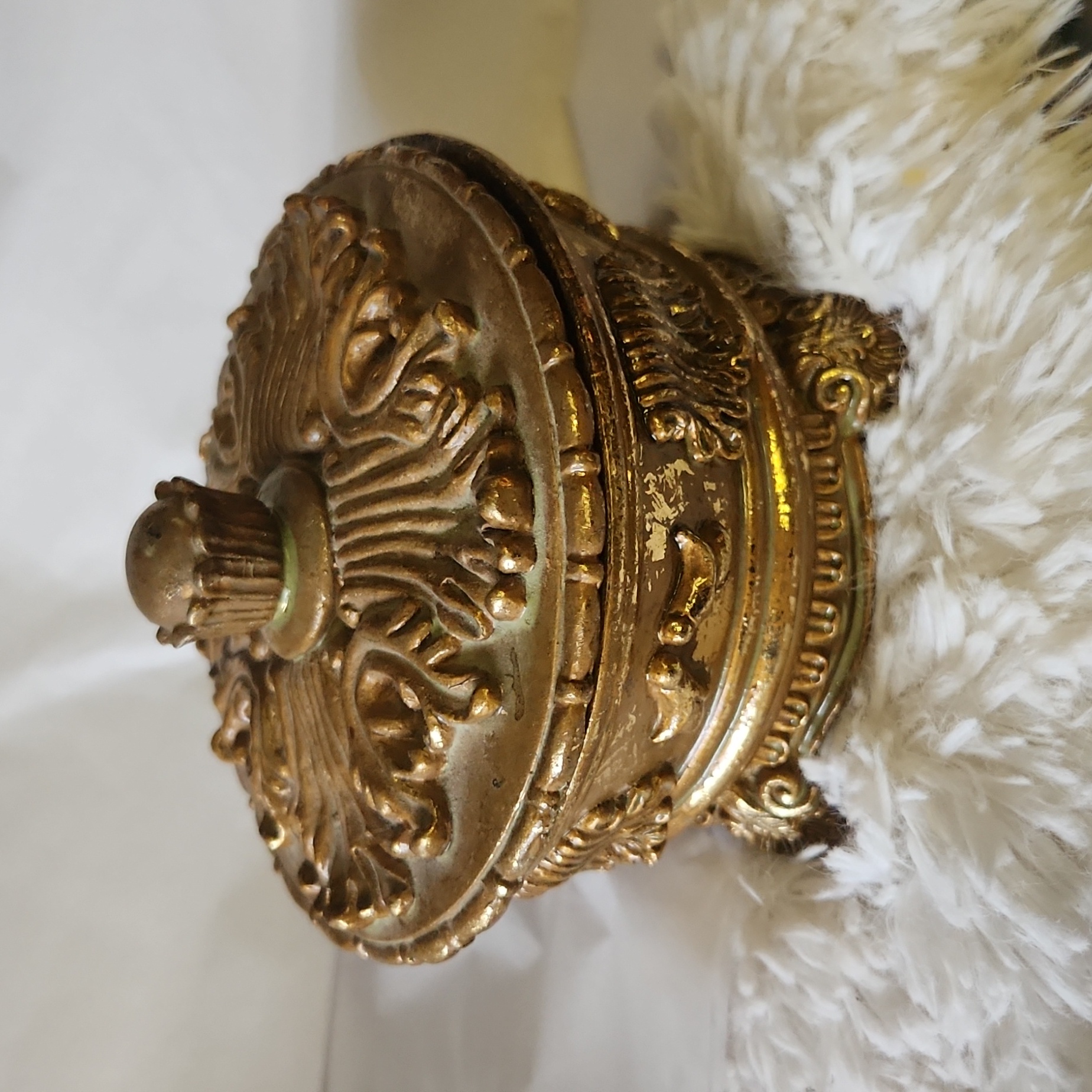 Vintage Elements Gold Rococo Syroco Style Round Trinket Jewelry Box